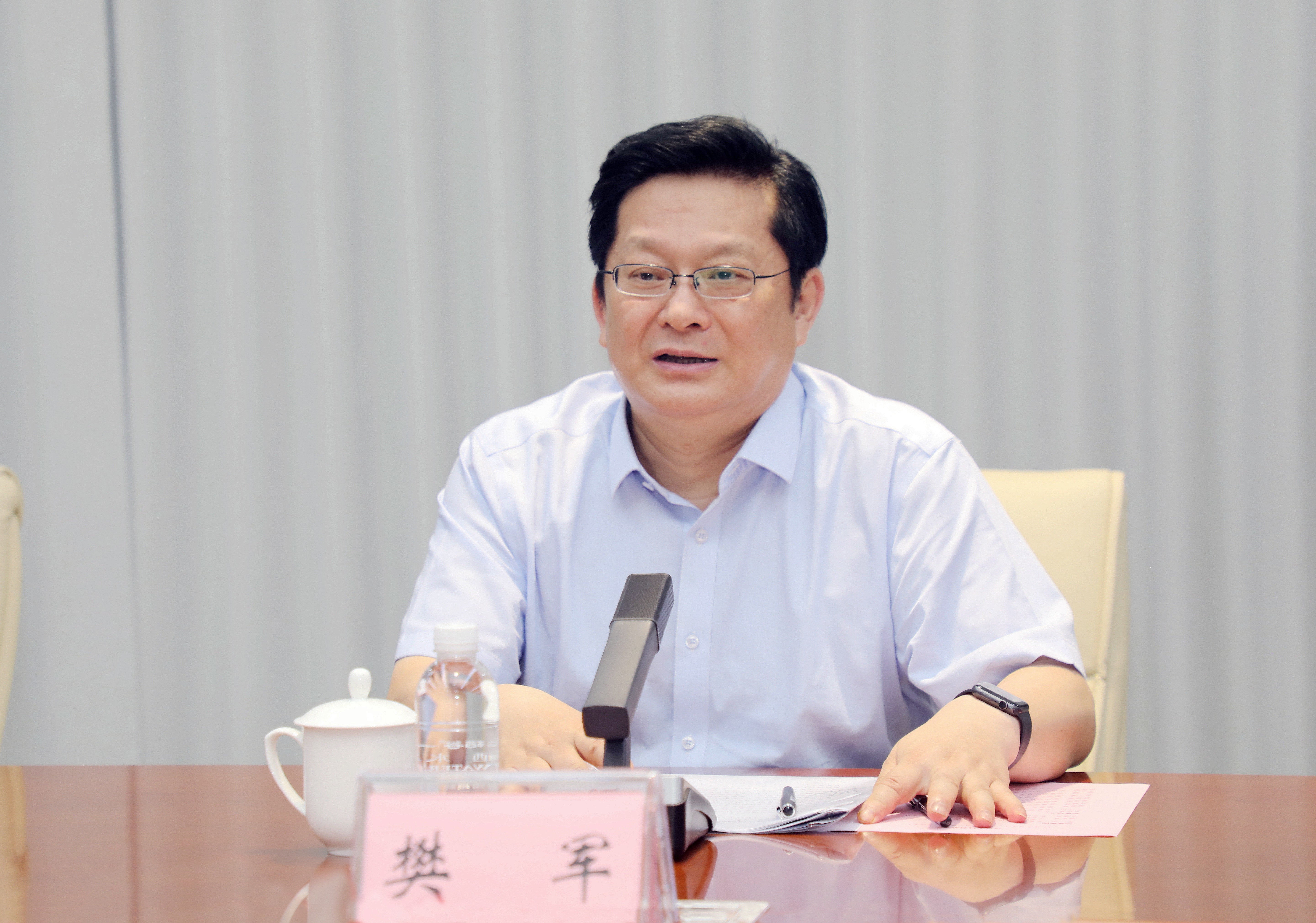 樊軍到華魯恒升第二基地調(diào)研 要求謀新篇 布新局 加快向高端化綠色化智能化邁進(jìn)-1 樊軍到華魯恒升第二基地調(diào)研 要求謀新篇 布新局 加快向高端化綠色化智能化邁進(jìn)-1.jpg